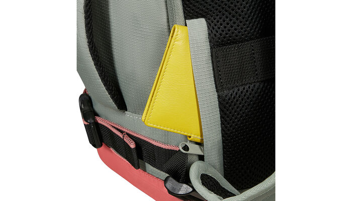 Compartimento trasero secreto