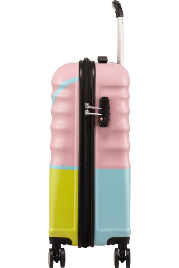 American Tourister Wavebreaker Spinner 55cm  Zig Zag