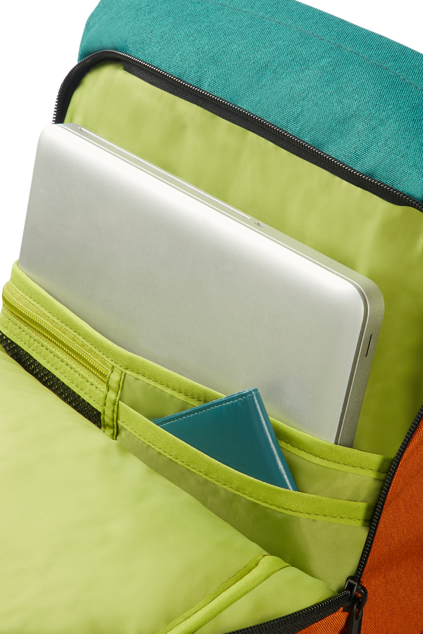 American Tourister Urban Groove Lifestyle Backpack 17.3inch  Green/Orange American Tourister Urban Groove Lifestyle Backpack 17.3inch  Green/Orange