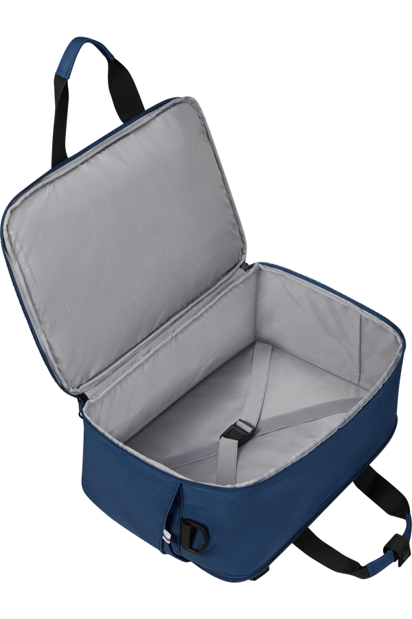 American Tourister UpBeat 3-Way Boarding Bag  Navy American Tourister UpBeat 3-Way Boarding Bag  Navy